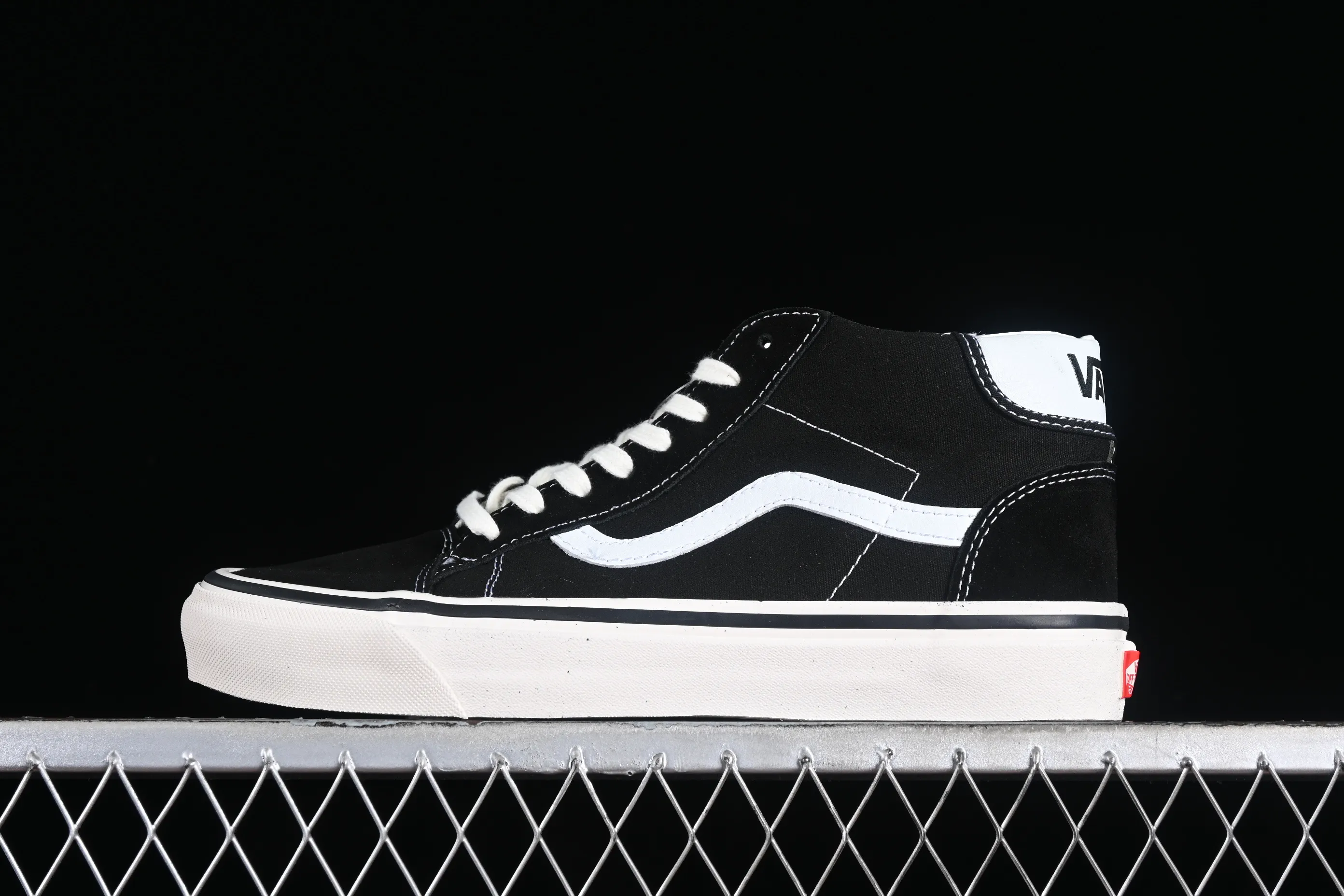 All categories Vans Vans series Vans Mid Vans China Vans Style 37 Anaheim black and white mid-top casual sneakers VN0A3MUOQF6